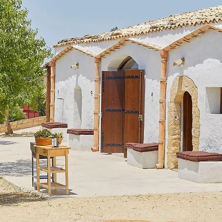 Tenuta Del Carrubo Lodge